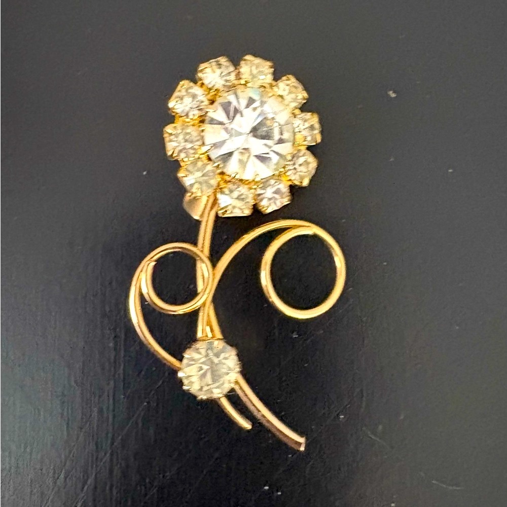 Vintage Gold-tone Flower with Stem Rhinestones Pin Brooch -Gently Used